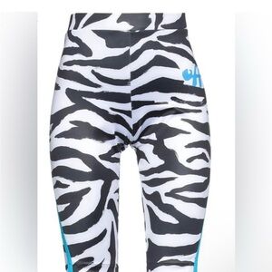 Off- white leggings worn once size medium very stretchy